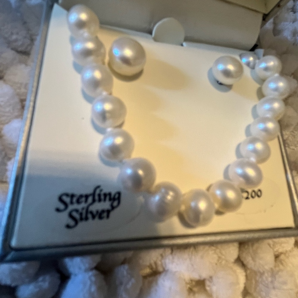 NWT Macy’s Bridge Cultured Pearl set Earrings and Necklace Sterling Silver - Picture 6 of 8